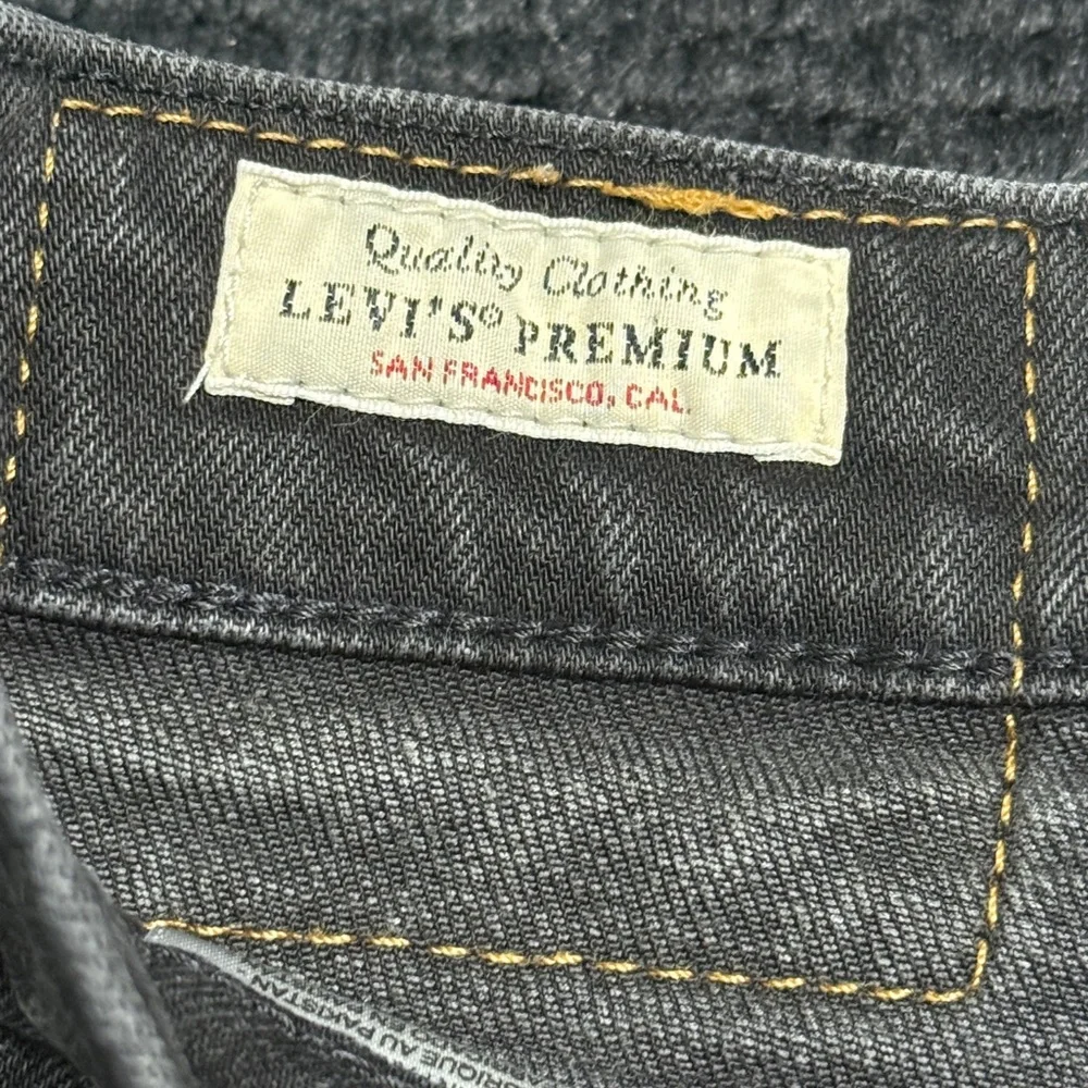 Levis straight slim